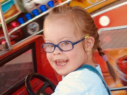 Ulf Gaus: Brillen für Kinder mit Down-Syndrom Ulf Gaus: Brillen für Kinder mit Down-Syndrom